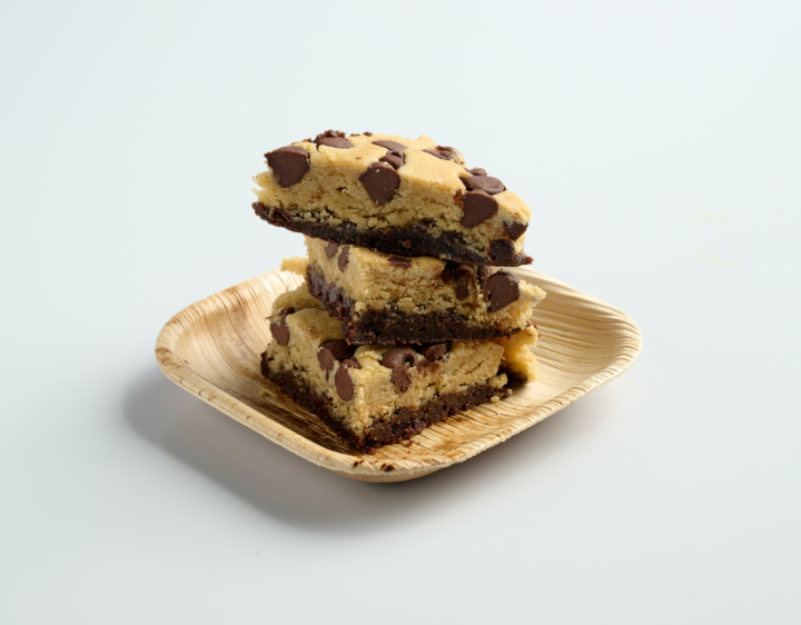 Variety Pack Brownie Foods Cake 3 lbs in Convenient Box Perfect for Sharing — Kitchen Sink, Hot Blonde, Cookie D'oh